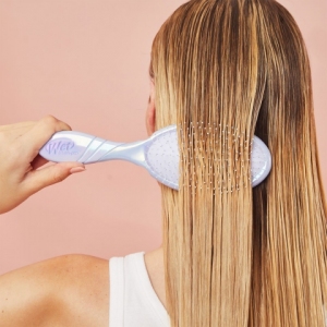 Profesionalna četka za raščešljavanje kose wet brush pro holographic blue Profesionalna četka za raščešljavanje kose wet brush pro holographic blue